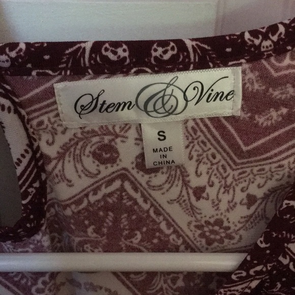 Maroon and White Flowy Shirt - Picture 5 of 5